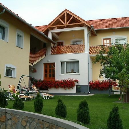 Madach Apartman Хевиз Экстерьер фото