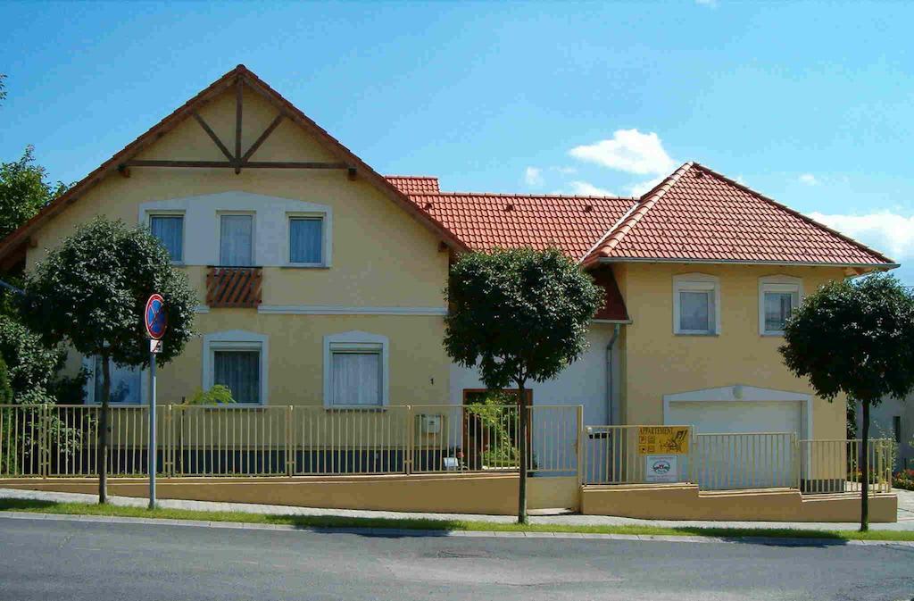 Madach Apartman Хевиз Экстерьер фото