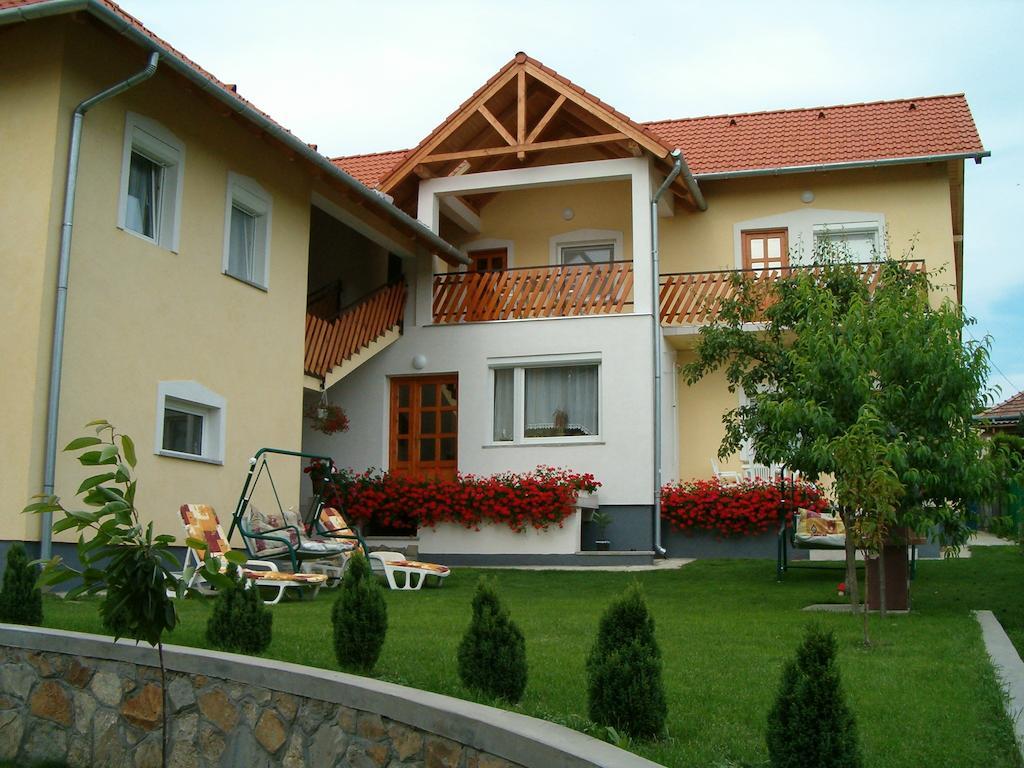 Madach Apartman Хевиз Экстерьер фото